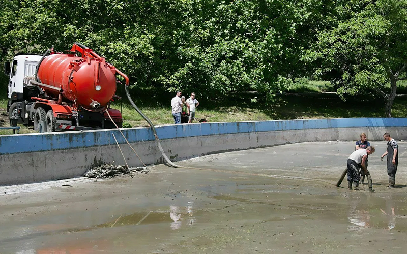 Услуги Илососа. Откачка бассейна, пруда
